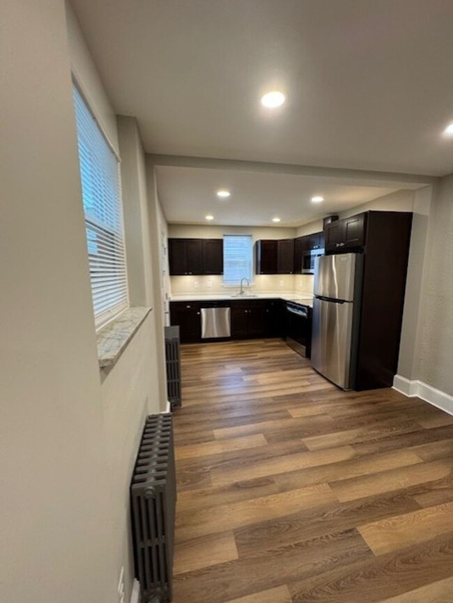 Building Photo - Newly renovated 3 bed 1 bath