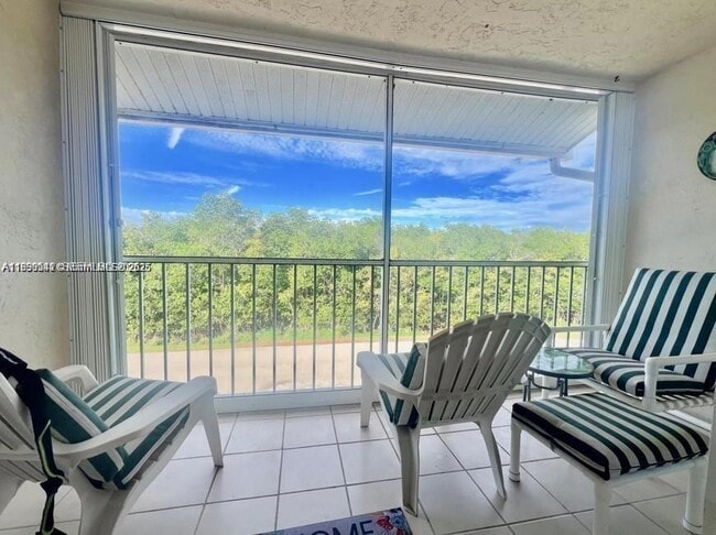 Foto del edificio - 4484 NE Ocean Blvd