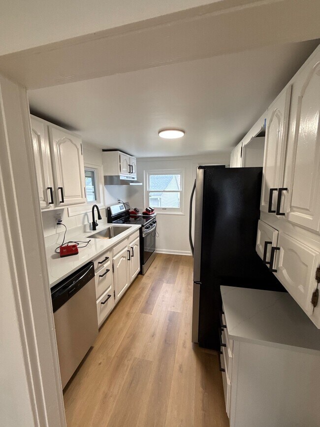 Foto del edificio - 4119 Farnham Ave