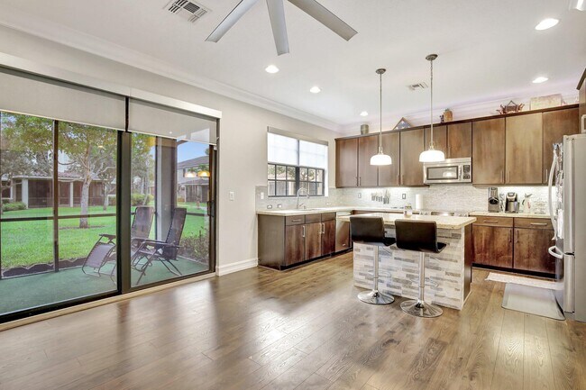 Building Photo - 13013 Riverwalk Cir S
