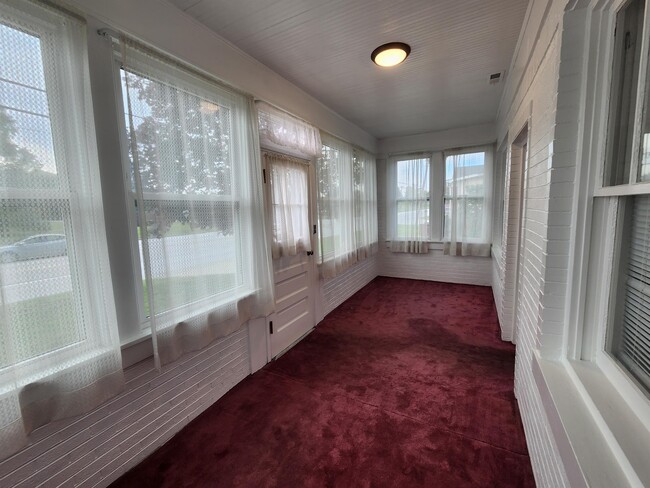 Building Photo - 4200 W Ridge Rd