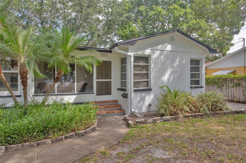 Foto principal - 252 Mateo Way NE