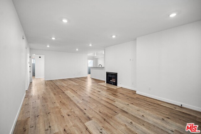 Foto del edificio - 1650 S Bentley Ave