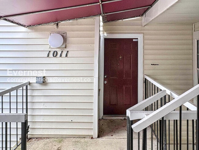 Foto del edificio - 1011 Fallcrest Ct