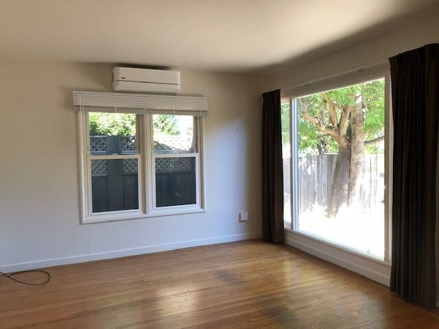 Building Photo - Charming One Bedroom Duplex