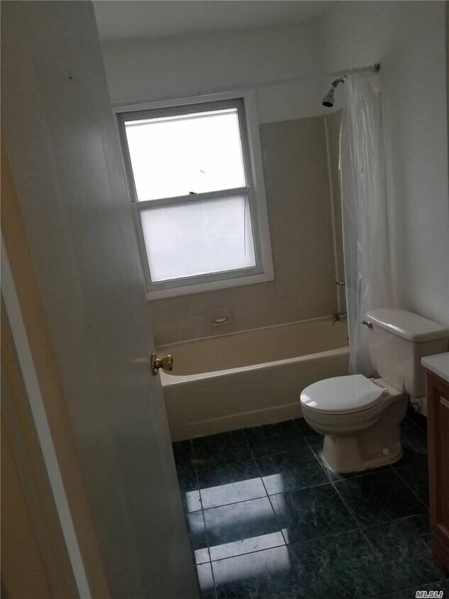 22 Springmeadow Dr, Kings Park, NY 11754 House Rental in Kings Park