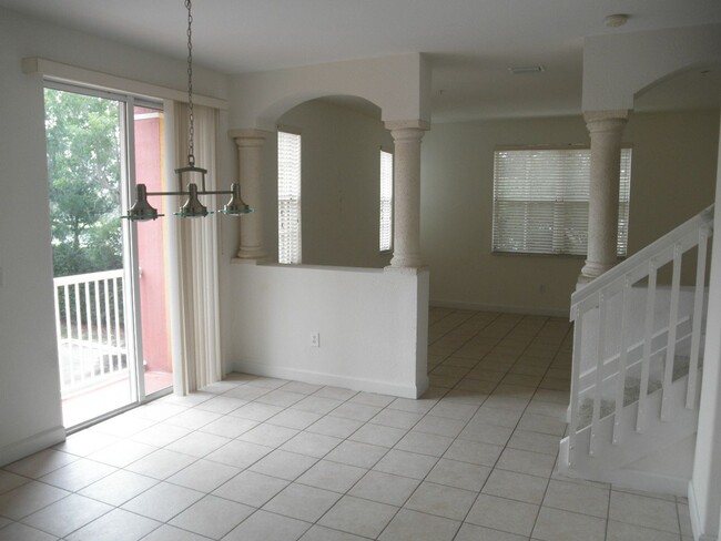 Foto del edificio - Shoma Townhomes