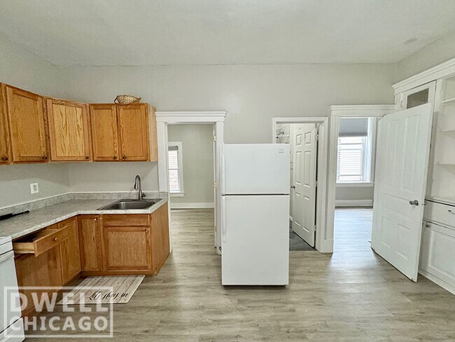 Foto del edificio - 2131 S Fairfield Ave