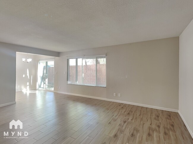 Foto del edificio - 2336 Villanova Cir