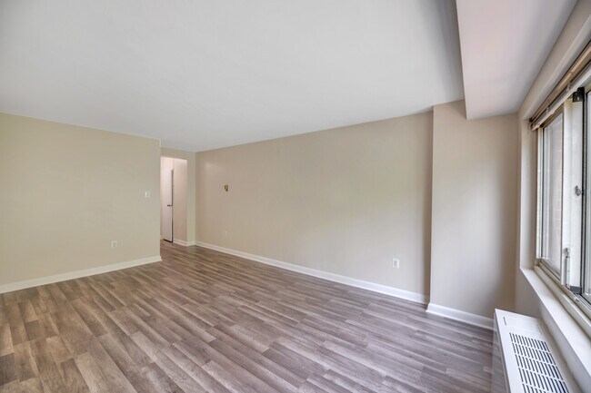 Photo - 4201 Cathedral Ave NW Apartment