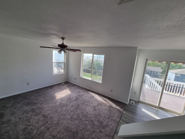 Foto del edificio - 3 Bedroom Single Family Home in Parker