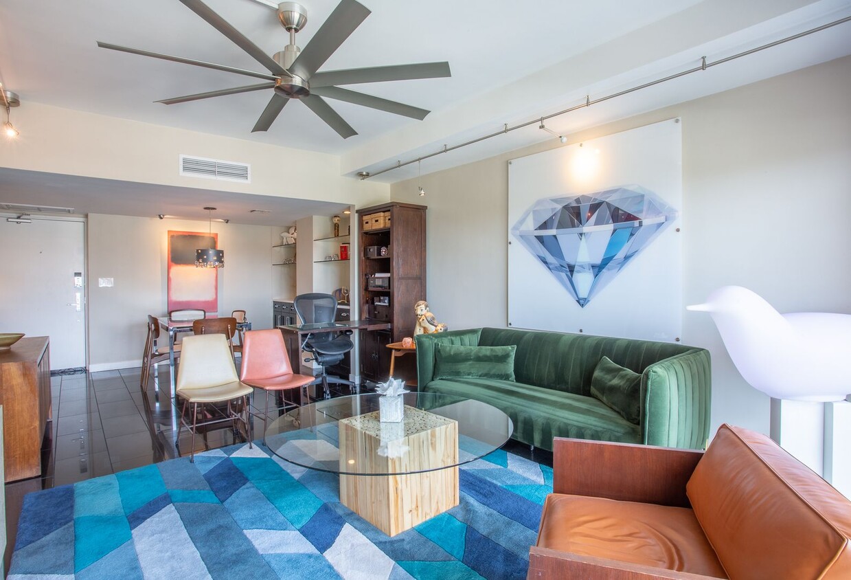 Primary Photo - READY TO VIEW NOW! Gorgeous Downtown Phoen...