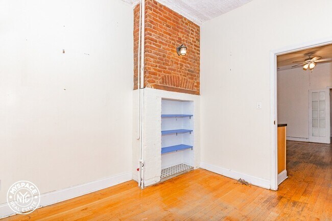 Building Photo - 191 Troutman St