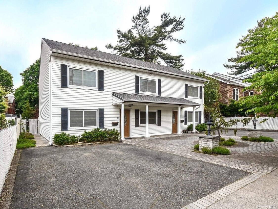 Foto principal - 39 Graywood Rd