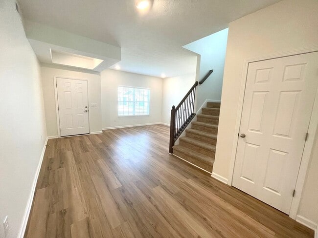 Building Photo - Newer Construction Home!