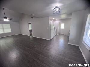 Foto del edificio - 2244 Eastman Ave