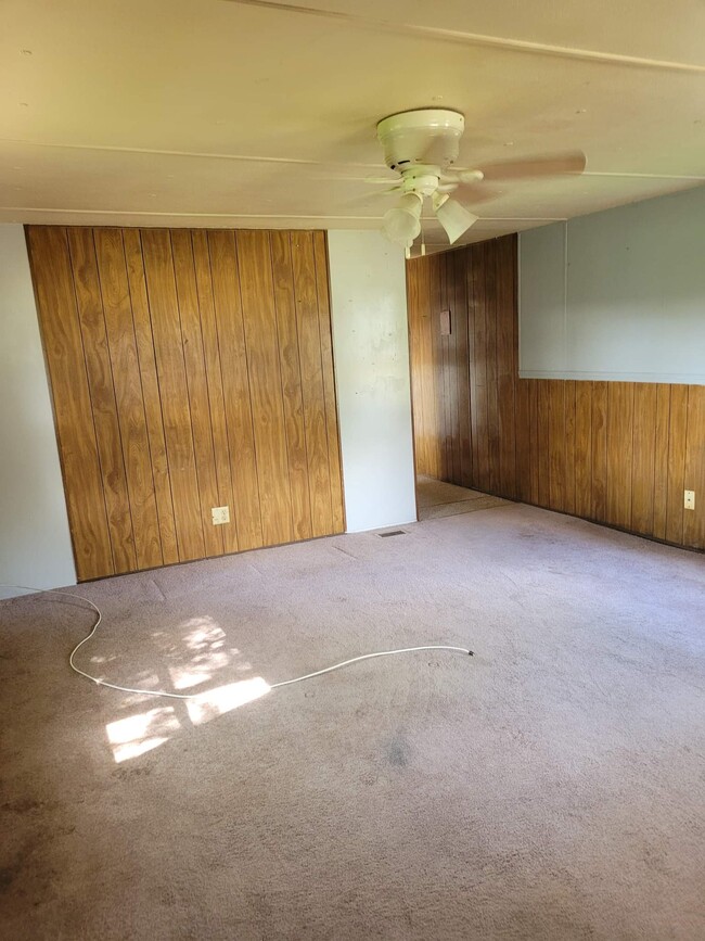 Building Photo - 2 bd 1 ba manufactured home