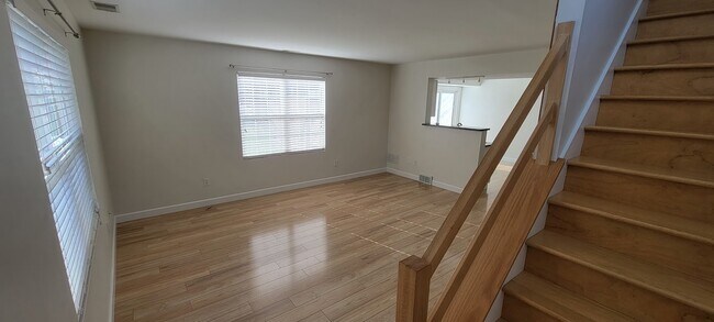 Foto del edificio - 1643 Dogwood Dr