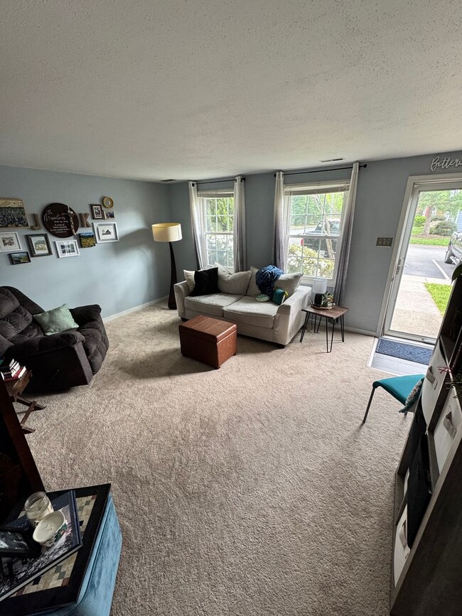 Foto del edificio - Spacious 3 Bed 2.5 Bath in Henrico/West End