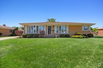 Building Photo - 1721 W Kim Ave