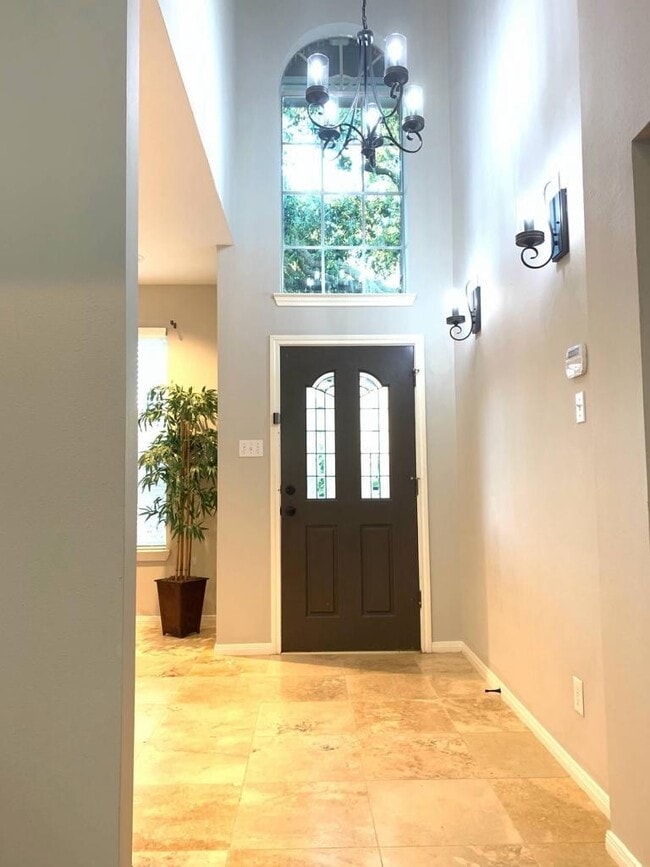 Foto del edificio - 5739 Henniker Dr