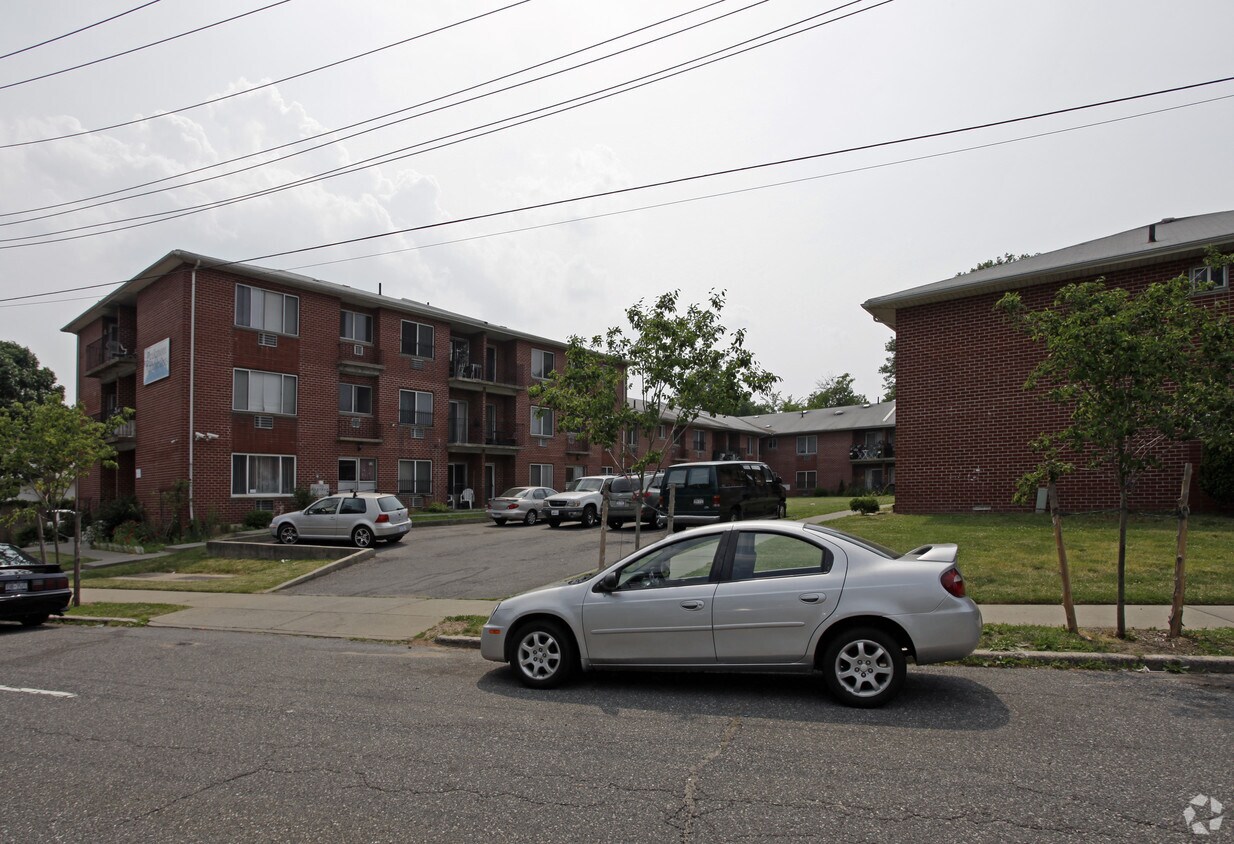 Foto del edificio - Peakmont Apartments