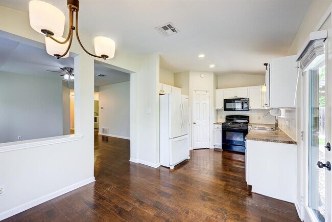 Building Photo - 12017 Buzz Schneider Ln