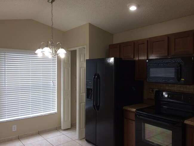 Building Photo - 4232 Pacifica Dr