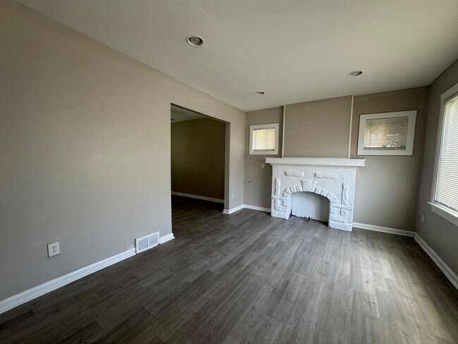 Foto del edificio - 15387 Lesure St