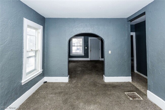 Foto del edificio - 2142 W 105th St