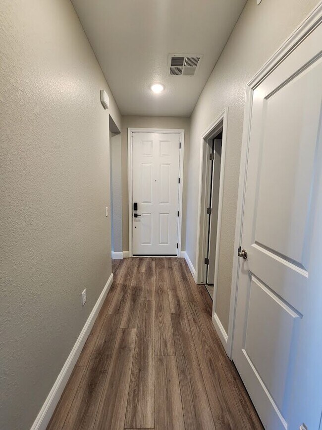 Foto del edificio - 9570 Accord Ln