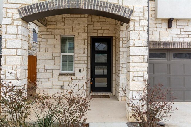 Foto del edificio - 1273 Summerbrooke Cir