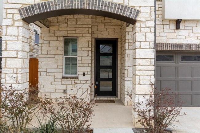 Building Photo - 1273 Summerbrooke Cir