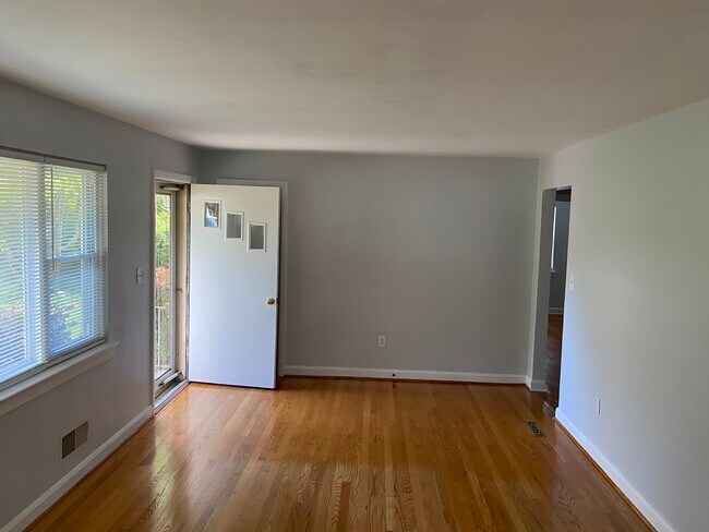 Foto del edificio - 3443 Richards Blvd