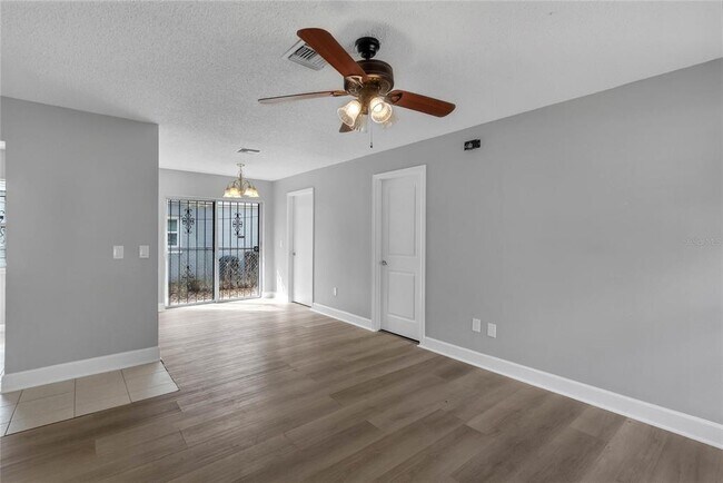 Building Photo - 501 W Herriot Ave