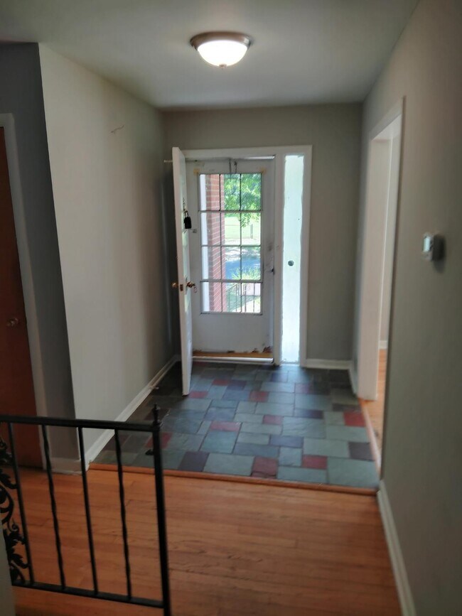 Building Photo - 317 Annetta Rd