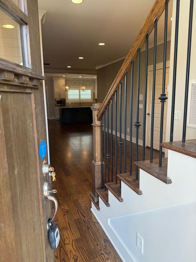 Building Photo - **New Price**Spacious Custom Home in Barns...