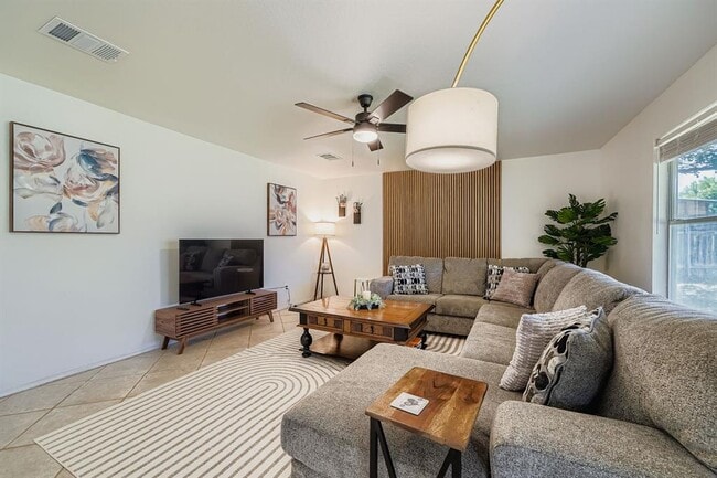 Building Photo - 2003 Erika Cove