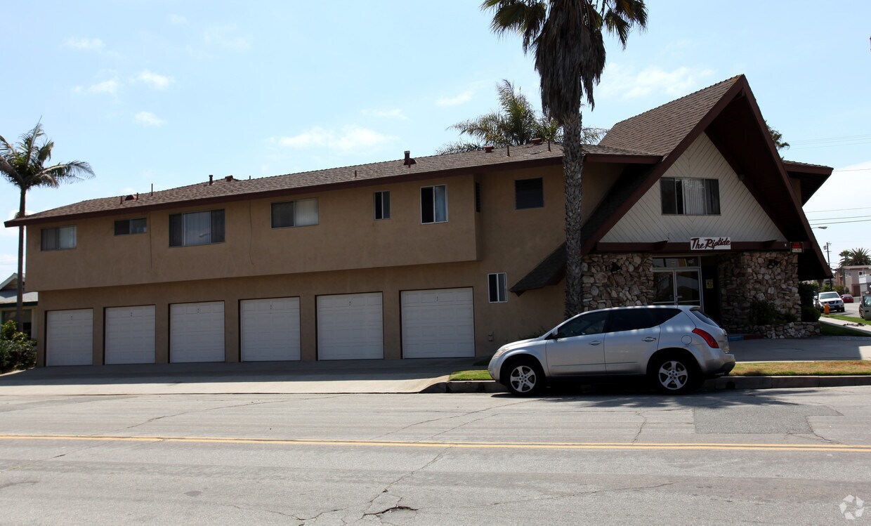 Building Photo - The Riptide