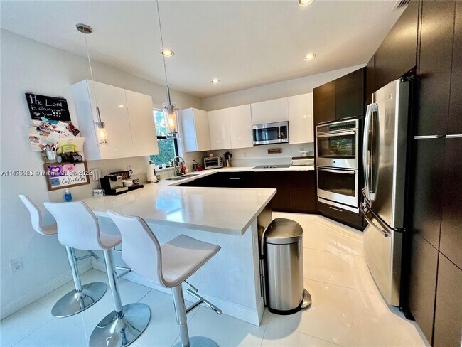 Foto del edificio - 10250 NW 86th St