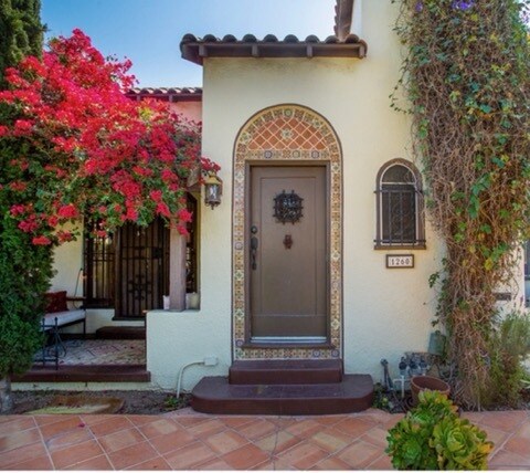Parte delantera de 2 unidades - 1262 S Citrus Ave