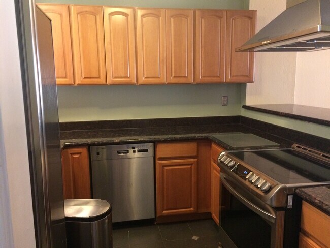 Building Photo - 3118 El Paseo - 30% Rental Fee