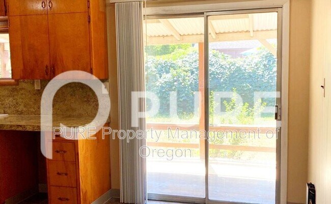 Foto del edificio - 8222 NE Webster St.