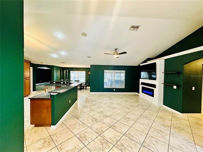 Building Photo - 18236 Macek Rd