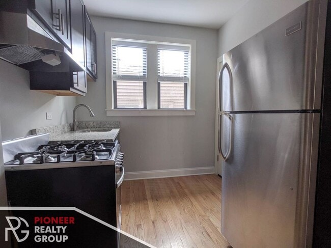 Foto del edificio - 4034 N Ashland Ave