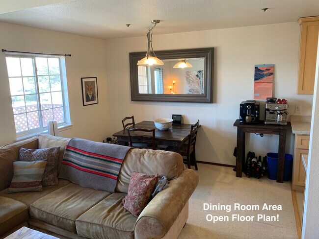 Dining Room - Open Flr Plan! - 1028 San Luis Cir