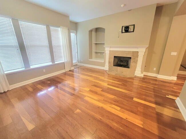 Foto del edificio - 2482 Goldenrod Wy