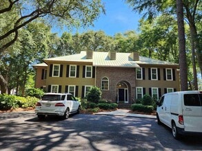 Building Photo - 207 Golden Bear Dr