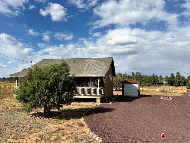 Foto del edificio - 2268 Meadow Ln