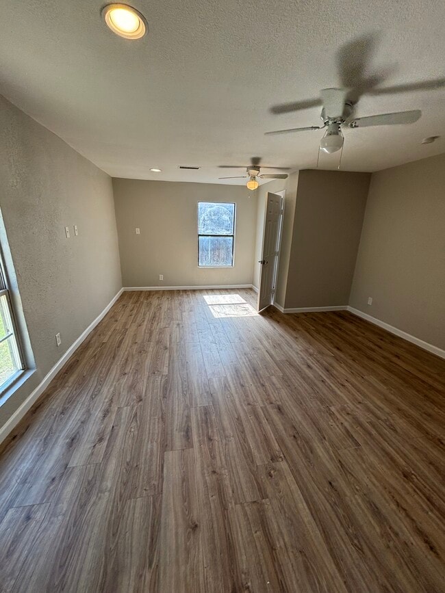 Foto del edificio - 1314 Dewberry St